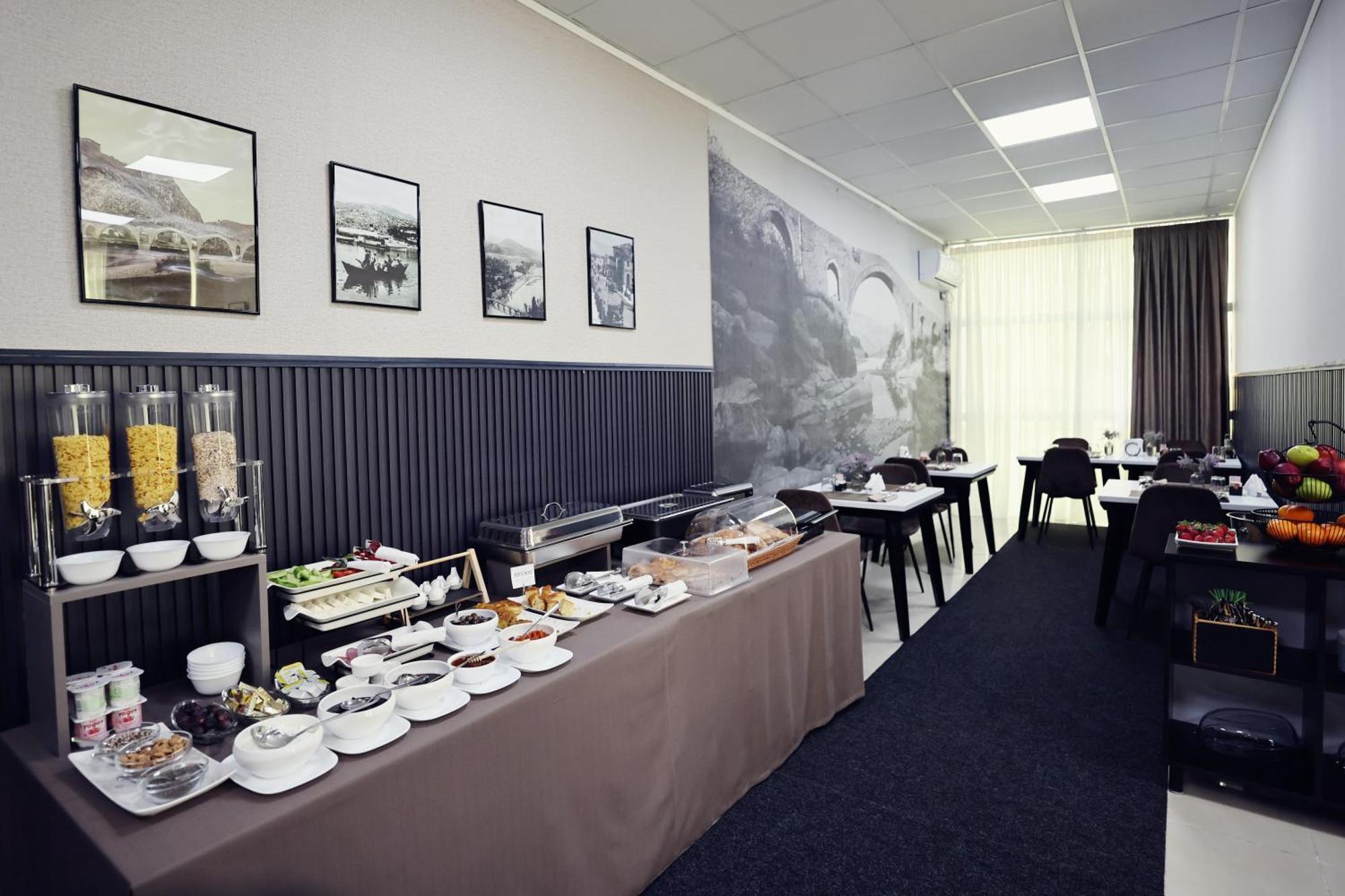 Hotel Dirista Shkodër Extérieur photo